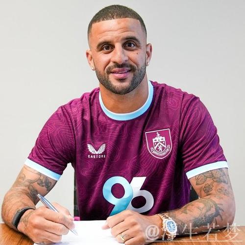 沃克重回英超!35岁老将加盟伯恩利,转会费最高500万镑 沃克重回英超!35岁老将加盟伯恩利,转会费最高500万镑